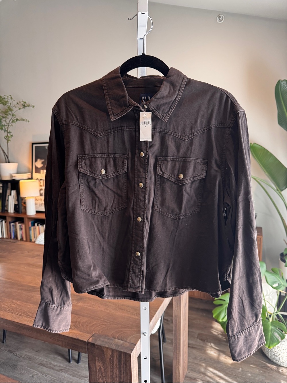 GAP Women's Brown Cropped Button Down Shirt